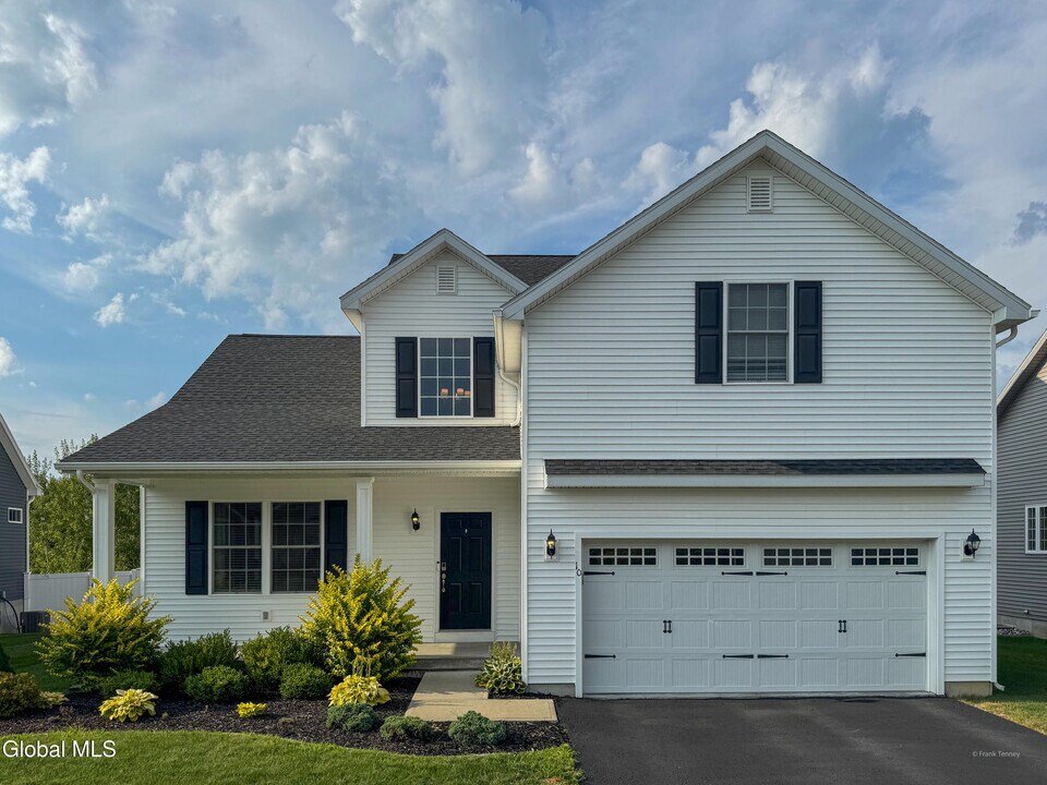 10 Cypress St in Ballston Lake, NY - Building Photo