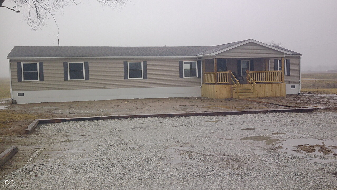 15330 W Co Rd 100 S in Anderson, IN - Building Photo