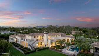 7730 N Mockingbird Ln in Paradise Valley, AZ - Building Photo