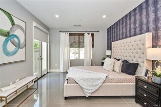 133 Bosque in Irvine, CA - Building Photo - Building Photo