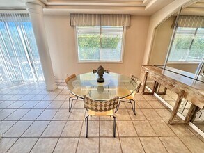 1550 San Juan Hills Dr in Las Vegas, NV - Foto de edificio - Building Photo