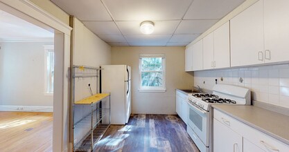 8A Forest St, Unit 4 in Cambridge, MA - Building Photo - Building Photo