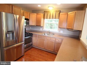 209 Lancaster Ave in Hatboro, PA - Building Photo - Building Photo