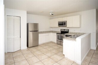 2814 Club Cortile Cir in Kissimmee, FL - Building Photo - Building Photo