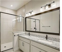 504 E 2nd St in Arlington, TX - Building Photo - Building Photo