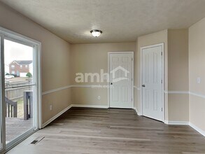 403 Wooded Valley Ct in La Vergne, TN - Building Photo - Building Photo