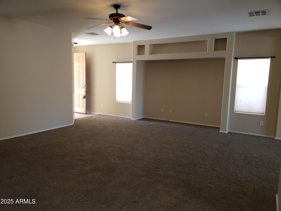 432 Mountain View Rd in San Tan Valley, AZ - Foto de edificio