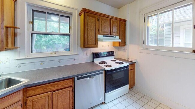 815 Dewey Ave in Ann Arbor, MI - Building Photo - Building Photo