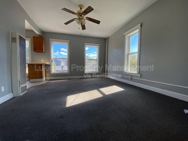 property at 1502-1506 S Burdick St