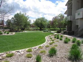 1705 Heatheridge Rd in Fort Collins, CO - Foto de edificio - Building Photo