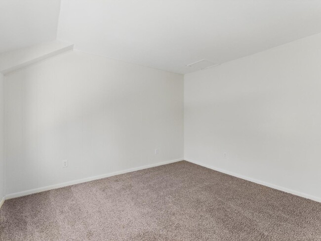 2554 Calumet Dr in Sheboygan, WI - Building Photo - Building Photo