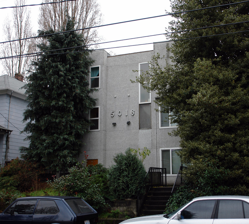 5018 11th Ave NE in Seattle, WA - Building Photo