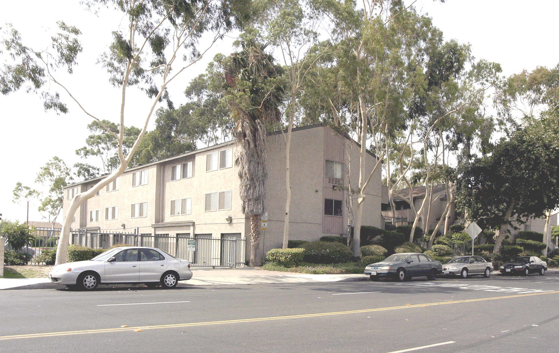 Frazier Park Apartments in Baldwin Park, CA - Building Photo