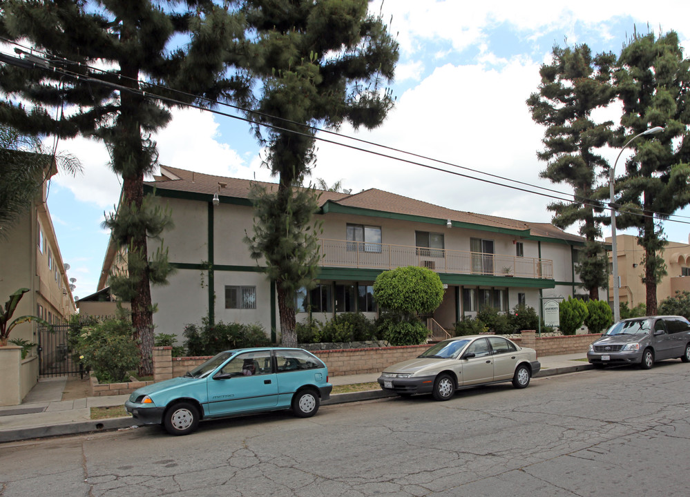 21801 Lanark St in Canoga Park, CA - Building Photo