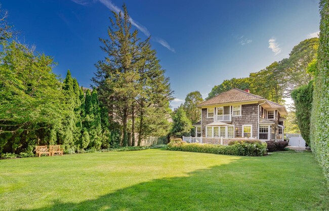 53 Meeting House Ln in Amagansett, NY - Building Photo - Building Photo