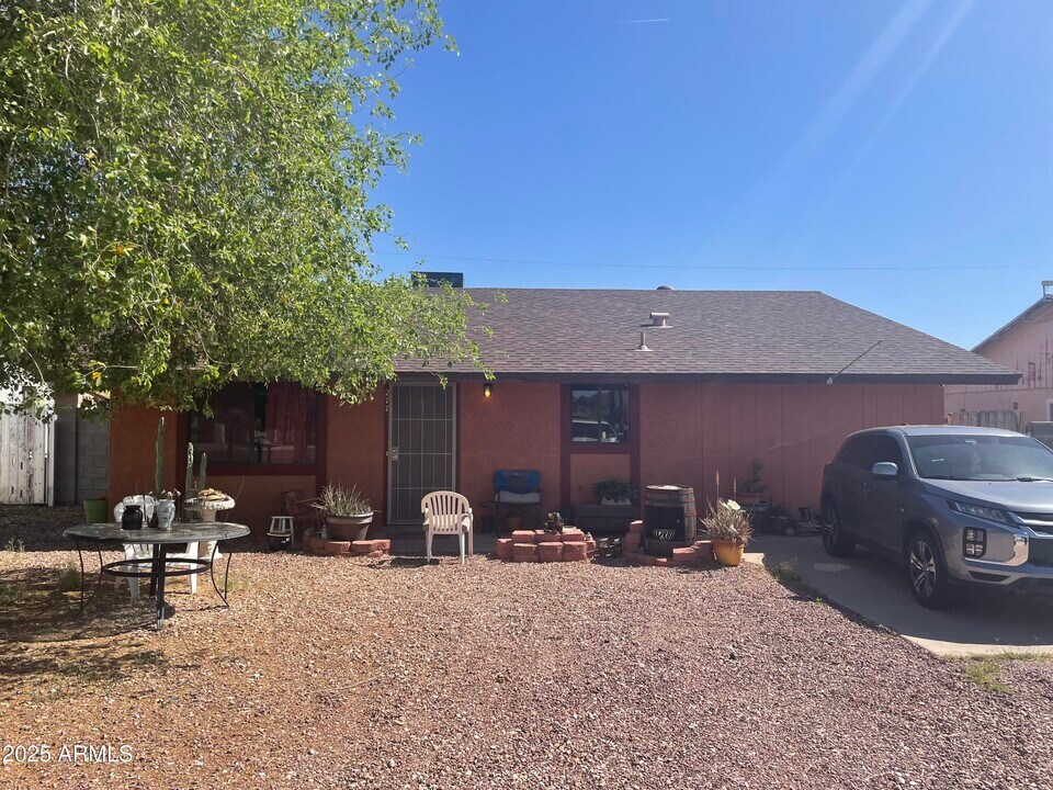 277 W 16th Ave in Apache Junction, AZ - Building Photo