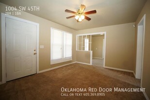 1004 SW 45th St in Oklahoma City, OK - Foto de edificio - Building Photo