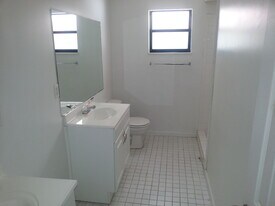 356 Montgomery Ct in Kissimmee, FL - Building Photo