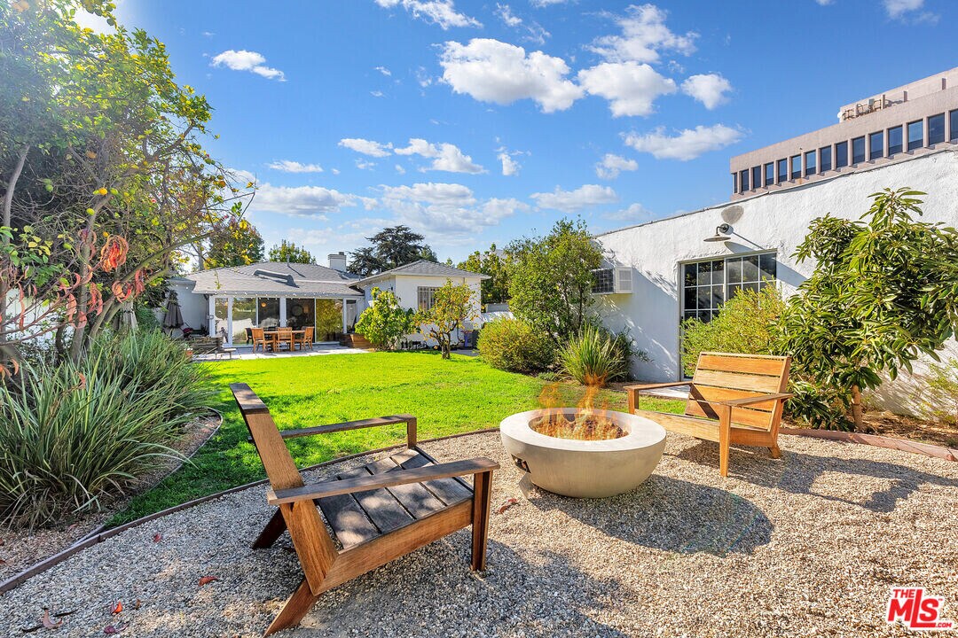 6283 Commodore Sloat Dr in Los Angeles, CA - Building Photo