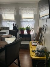 255 Millbury St, Unit 2 in Worcester, MA - Foto de edificio - Building Photo