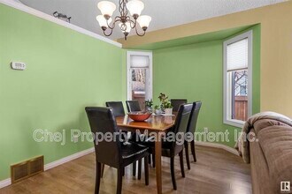 530 Twin Brooks Bay NW in Edmonton, AB - Building Photo - Building Photo