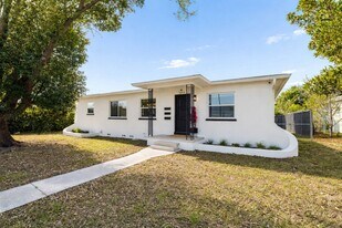 2844 30th Ave N in St. Petersburg, FL - Building Photo