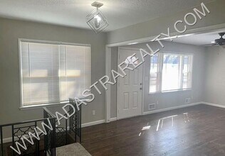 6200 Northern Ave in Raytown, MO - Building Photo - Building Photo