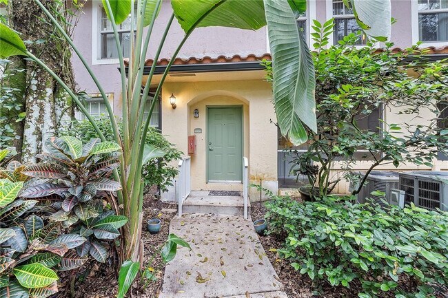 6926 W Sample Rd in Coral Springs, FL - Building Photo - Building Photo