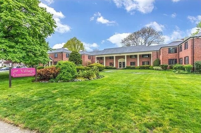 36 Pierce Rd, Unit Lexington St Apartment