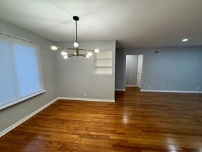 1245 N 118th St in Wauwatosa, WI - Building Photo - Building Photo