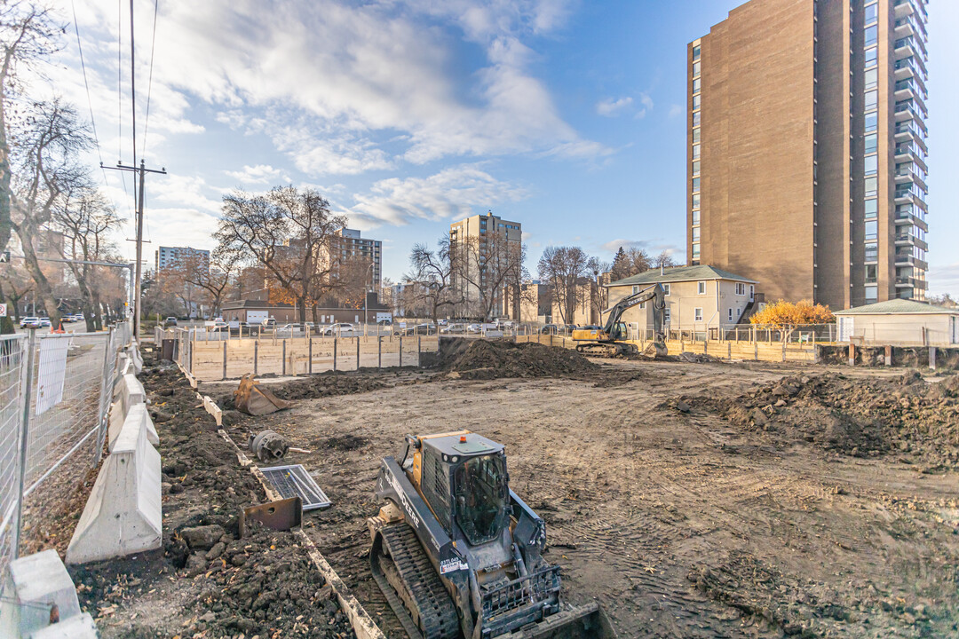 Grandin 4 in Edmonton, AB - Building Photo