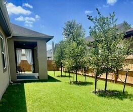 120 Parlin Ln in Fredericksburg, TX - Building Photo - Building Photo