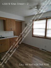 4300 N 92nd St in Milwaukee, WI - Building Photo - Building Photo