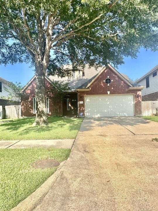 9226 Angelas Meadow Ln in Houston, TX - Building Photo