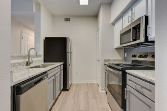 Sendero Ridge in San Antonio, TX - Foto de edificio - Building Photo