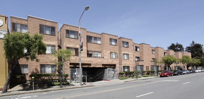 Golden Gate Apartments in San Francisco, CA - Building Photo - Building Photo