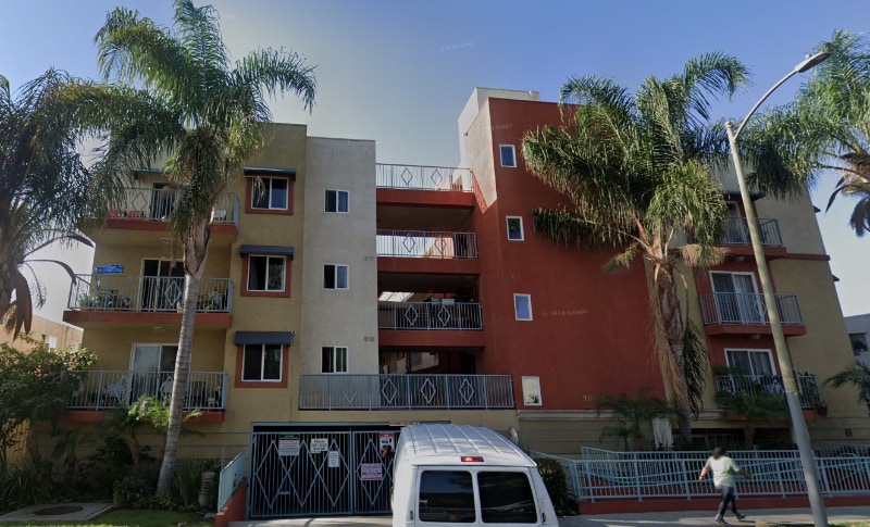 20422 Cohasset St in Los Angeles, CA - Building Photo