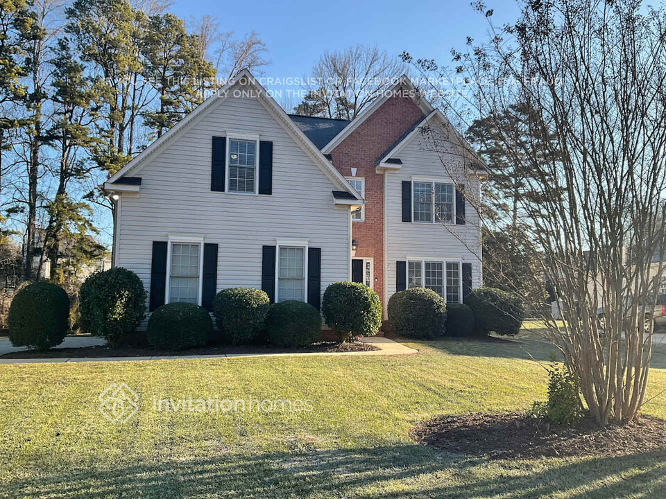 17326 Glassfield Dr in Huntersville, NC - Foto de edificio