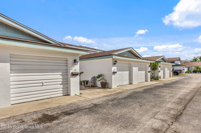 property at 194 Queens Ct