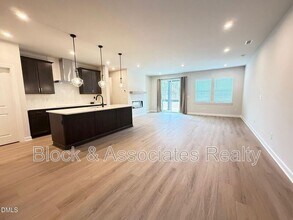 216 Oak Summit Pl in Chapel Hill, NC - Building Photo - Building Photo