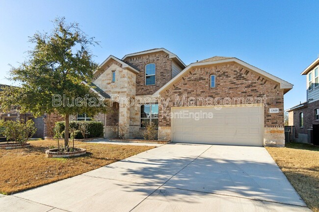 13618 Falls Summit in San Antonio, TX - Building Photo - Building Photo