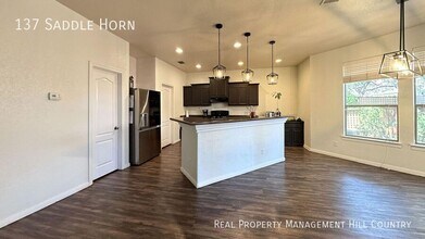 137 Saddle Horn in Boerne, TX - Building Photo - Building Photo