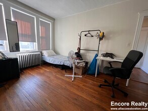 1630 Commonwealth Ave, Unit 25 in Boston, MA - Foto de edificio - Building Photo