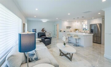 1900 Benjamin Franklin Dr in Sarasota, FL - Building Photo - Building Photo