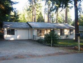 1014 208th Ave NE in Sammamish, WA - Building Photo - Building Photo
