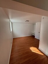 207 Woodrow St in Daly City, CA - Foto de edificio - Building Photo