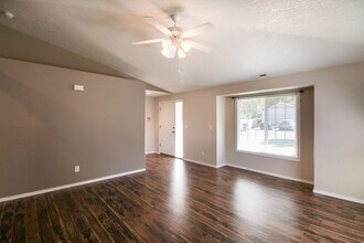 3882 Lone Oak Rd SE in Salem, OR - Building Photo - Building Photo