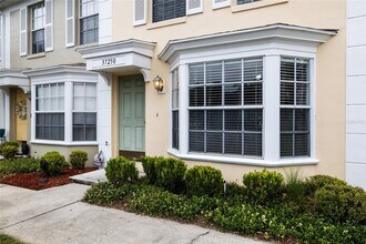 37250 Embassy Park Ct in Dade City, FL - Building Photo - Building Photo