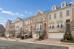 7004 Eastern Red Cedar Ln in McLean, VA - Building Photo
