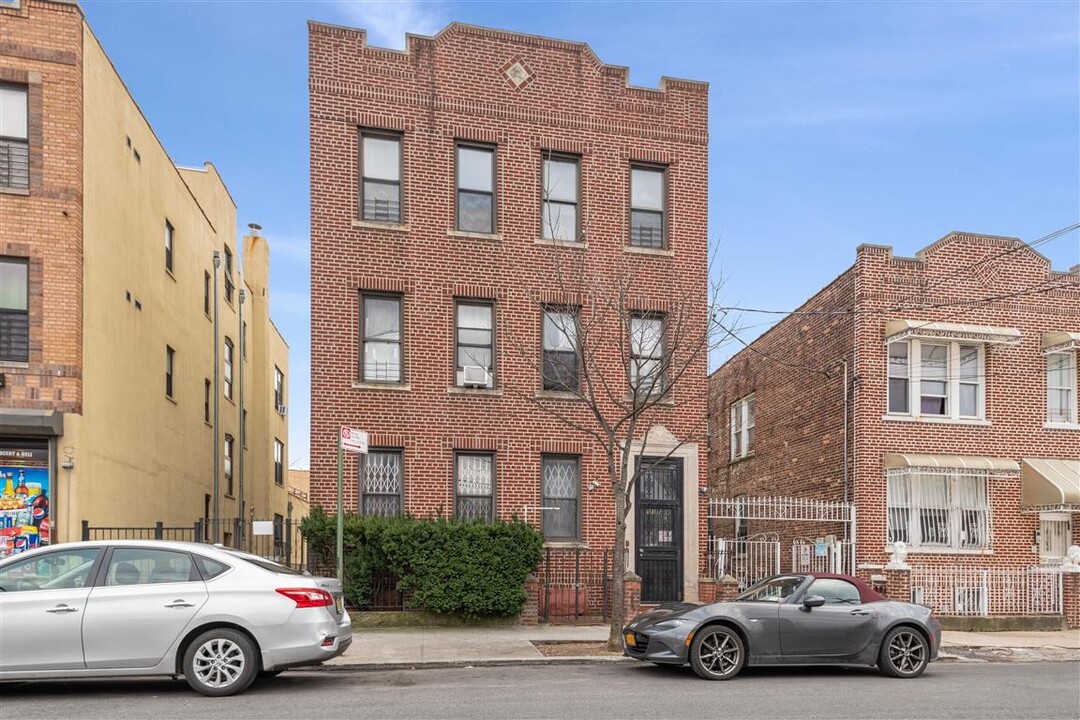 938 Hegeman Ave in Brooklyn, NY - Building Photo